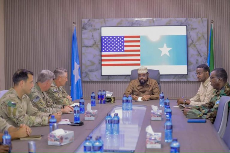 Madaxweynaha jubaland oo mareykanka kala hadlay Dagaalka al shabab.